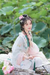 不交敬师礼被骂成难民，我直接收购幼儿园打脸拜金女全局